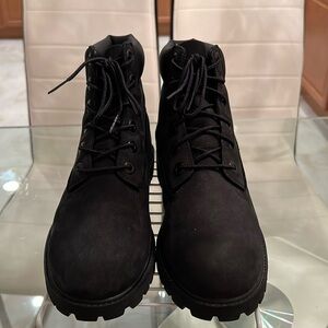 Timberland, Jr footwear Waterproof- Black, Excellent Condition, Sz.5 Pre-owned